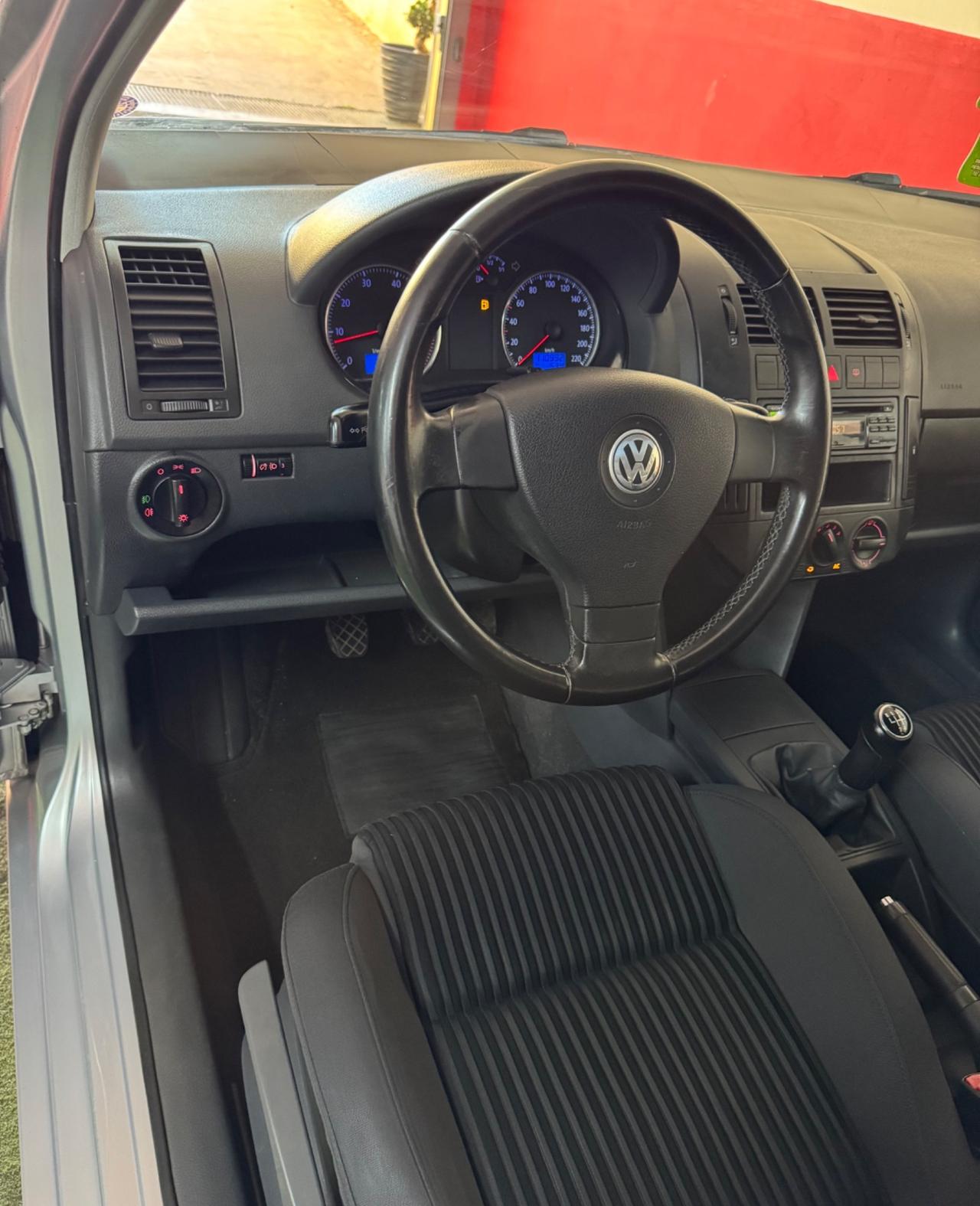 Volkswagen Polo 1.4/75CV 16V 5p. aut. Comfortline