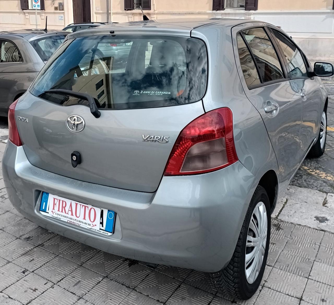 Toyota Yaris 1.0 5 porte