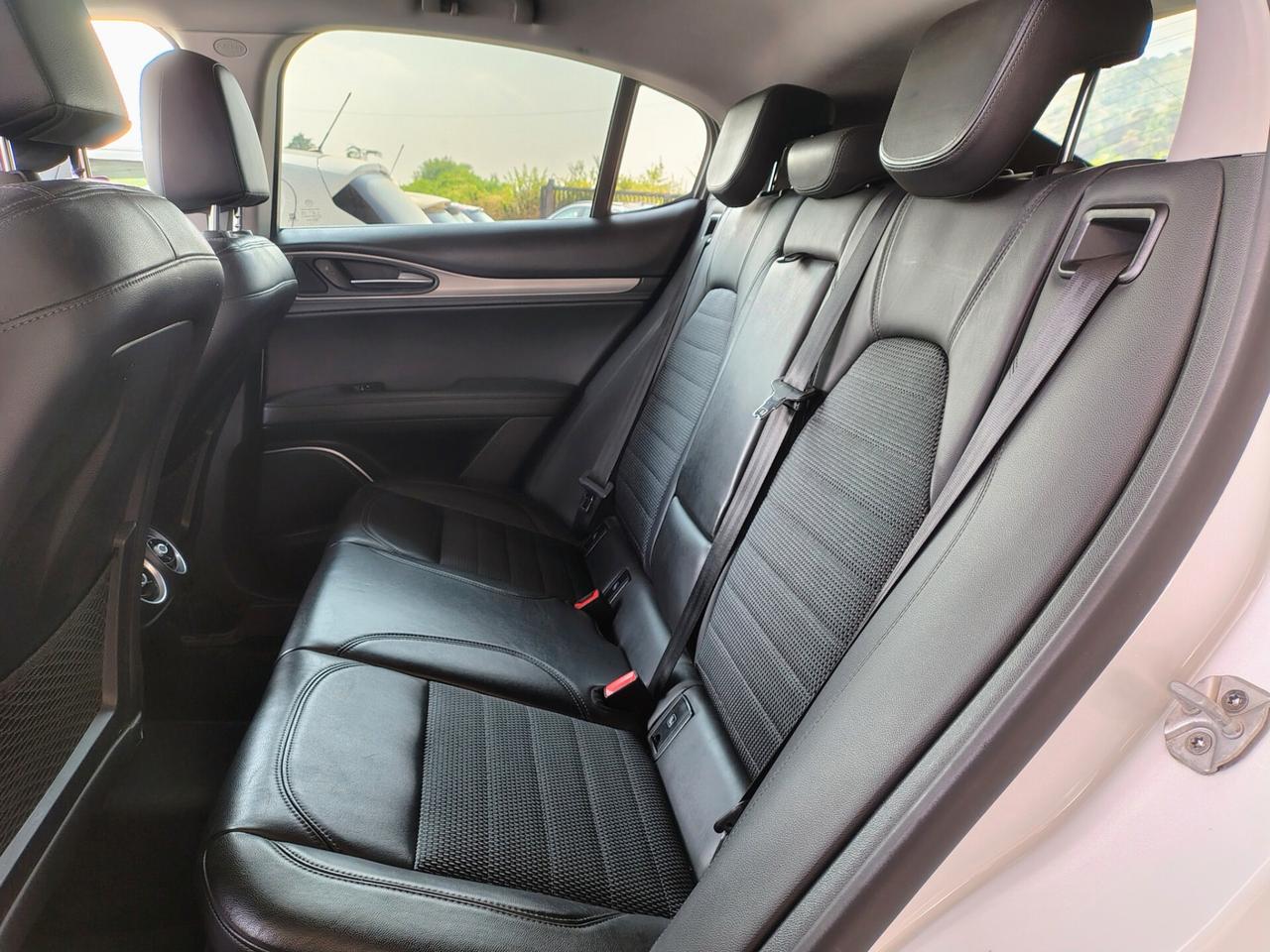 Alfa Romeo Stelvio 2.2 Turbodiesel 210 CV AT8 Q4 Super