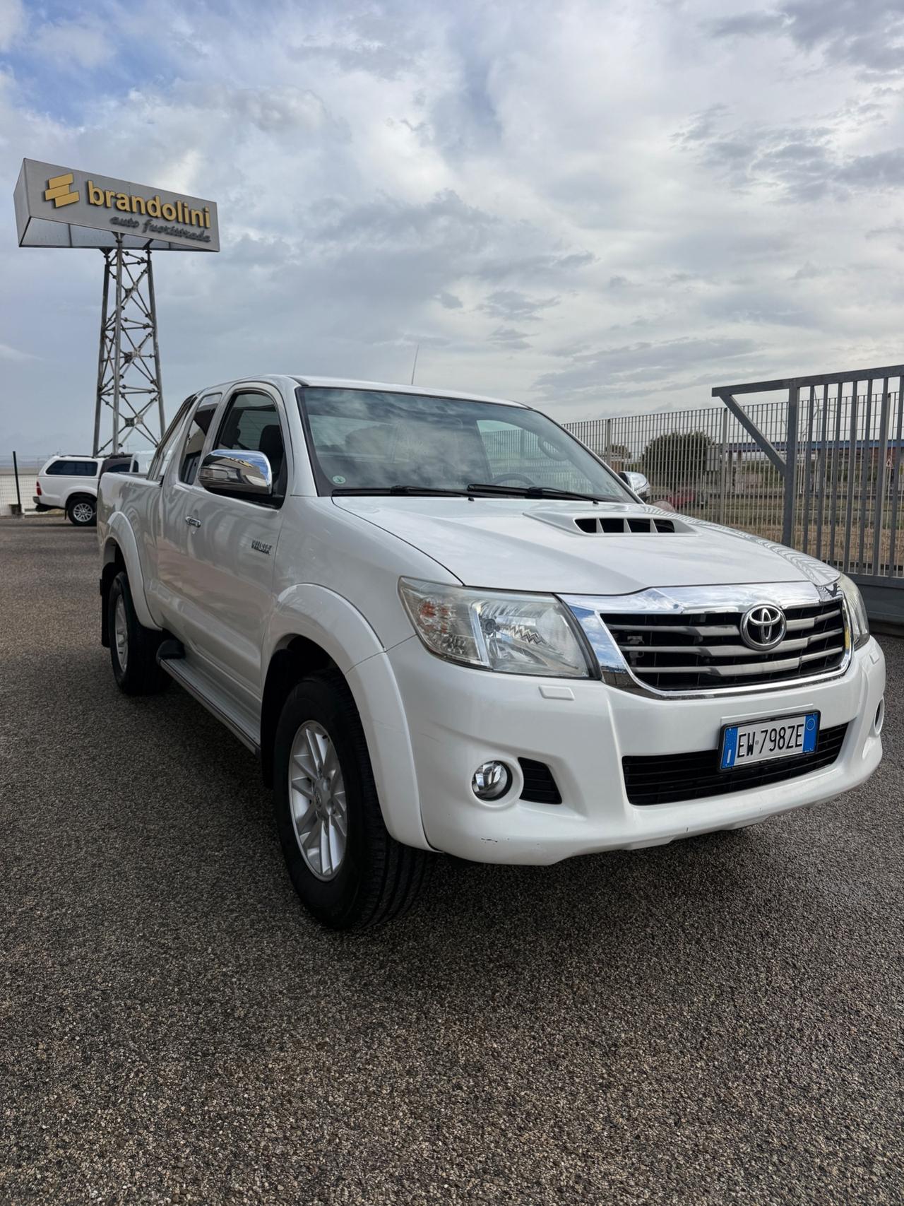 Toyota Hilux 2.5 D-4D 4WD 2p. 4posti MY14"