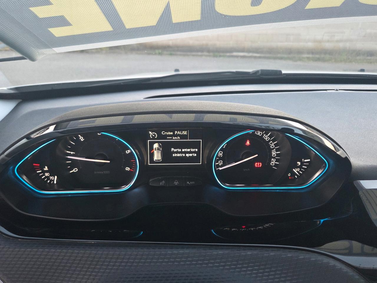 Peugeot 2008 BlueHDi 100 Allure