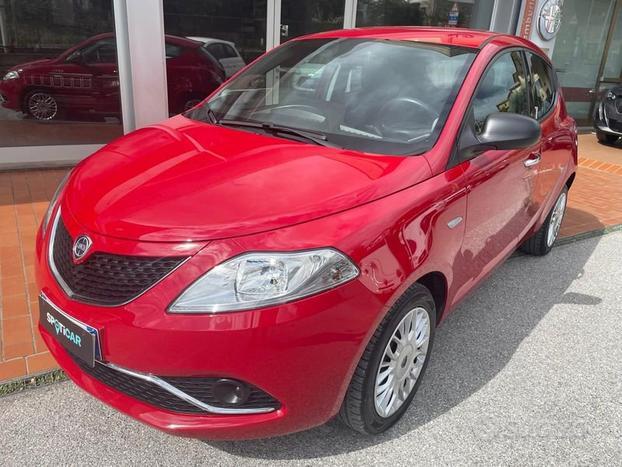 Lancia Ypsilon 1.2 69 CV 5 porte Silver