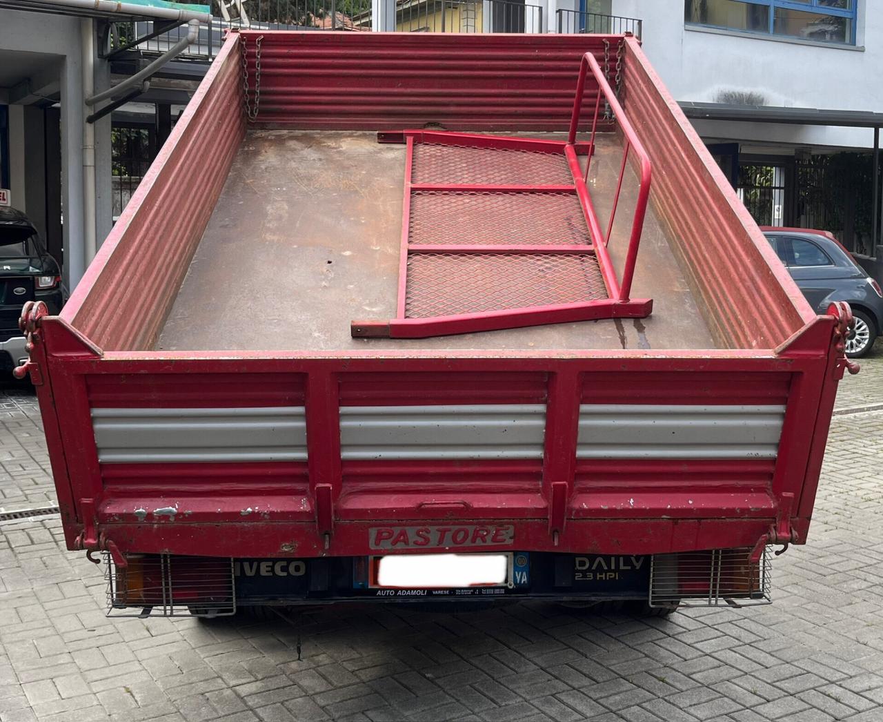 IVECO DAILY 35C13 2.8 TDI - AUTOCARRO 3 POSTI - CASSONE RIBALTABILE TRILATERALE - RUOTE POSTERIORI GEMELLATE - PORTATA 1.150 KG. - PREZZO NON VINCOLATO A FINANZIAMENTO