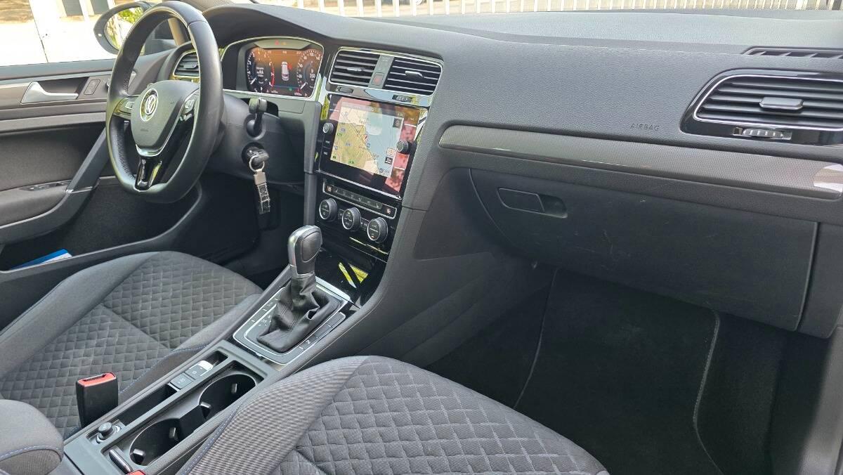 Volkswagen Golf 1.5 tsi Business 130cv dsg