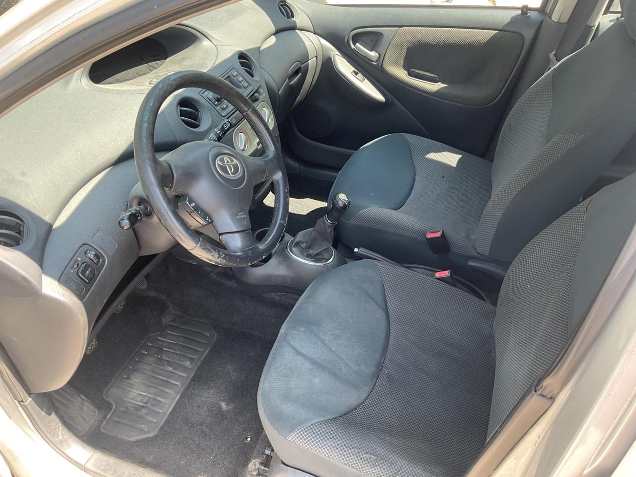Toyota Yaris 1.0 5 porte Sol