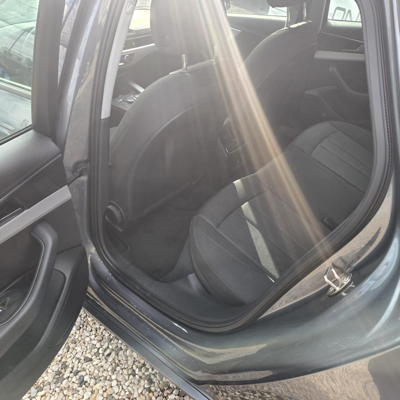 Audi A4 Avant 2.0 TDI 150 CV S tronic Business