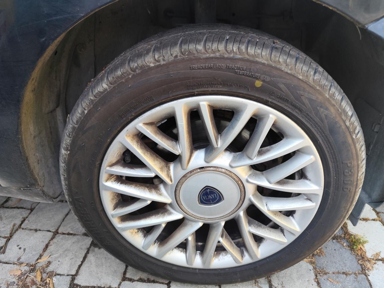 Lancia Ypsilon 1.2 69 CV 5 porte GPL Ecochic Silver