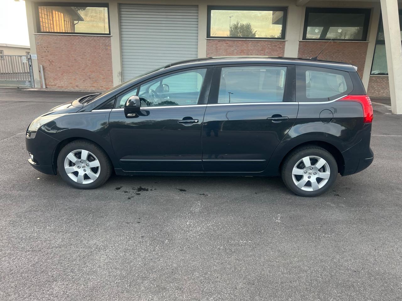 Peugeot 5008 1.6 HDi 112CV Business