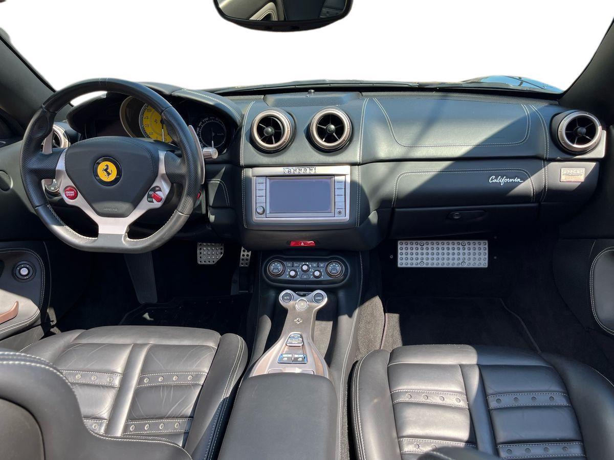 FERRARI California 4.3 dct
