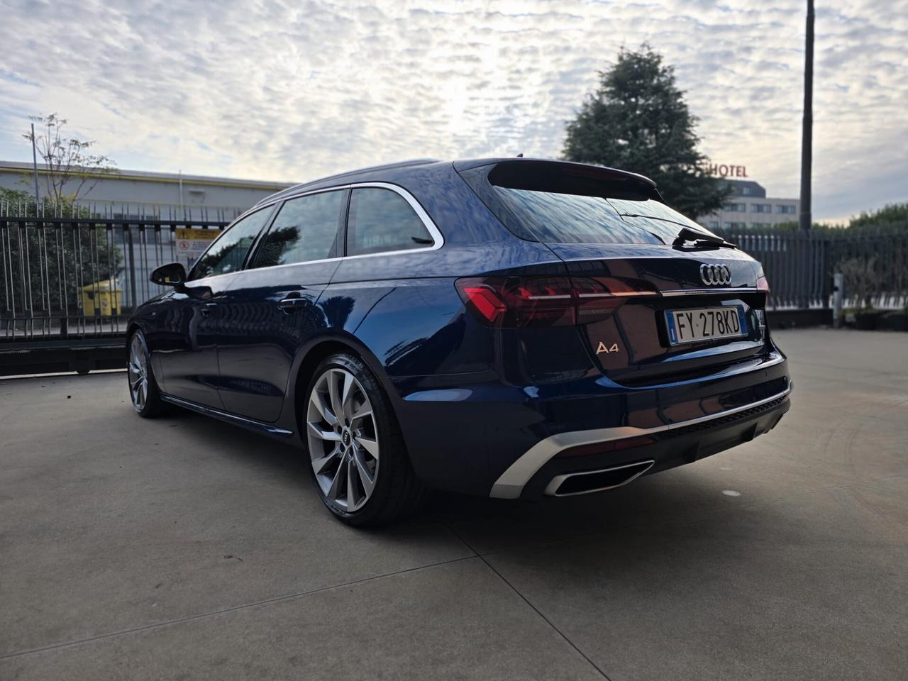 Audi A4 Avant 40 TDI quattro S tronic S line edition