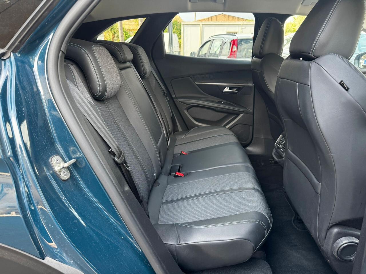 Peugeot 3008 BlueHDi 130 S&S EAT8 Allure