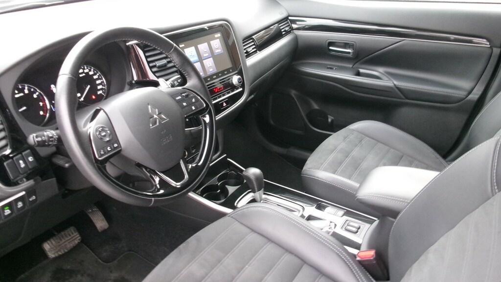 Mitsubishi Outlander 2.0 Mivec Instyle 2WD CVT