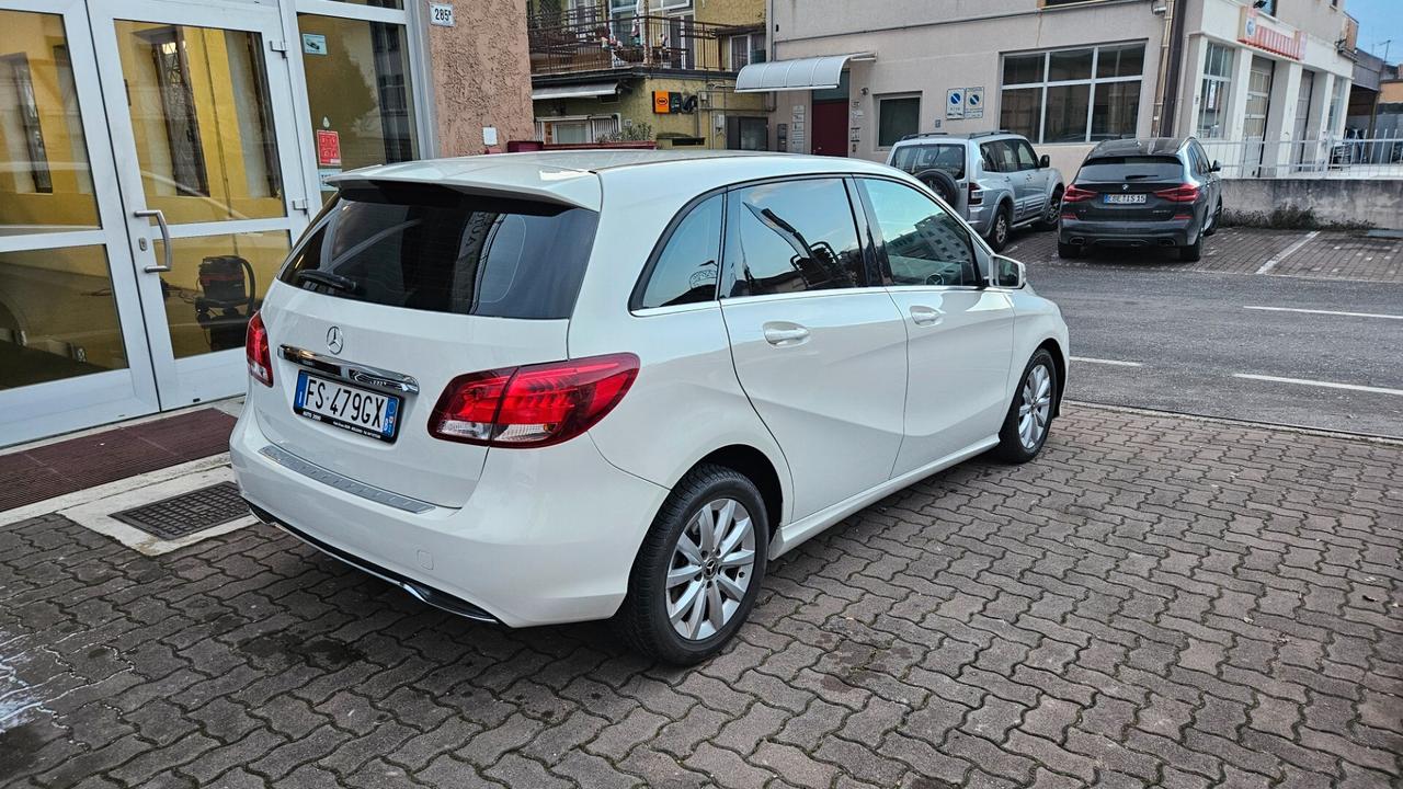 Mercedes-benz B 180 Executive BENZINA-56.000 KM !! NAVY-CAMERA