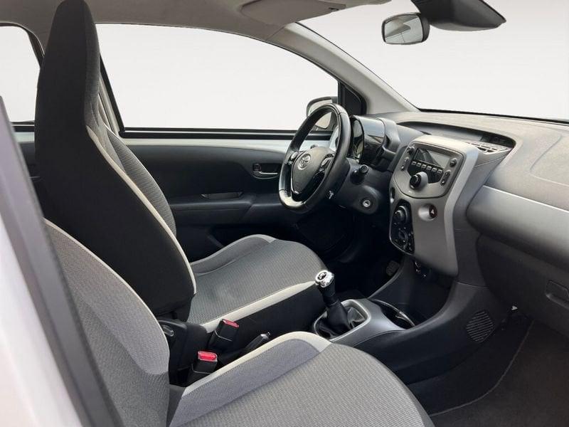 Toyota Aygo 2ª serie Connect 1.0 VVT-i 72 CV 5 porte x-cool