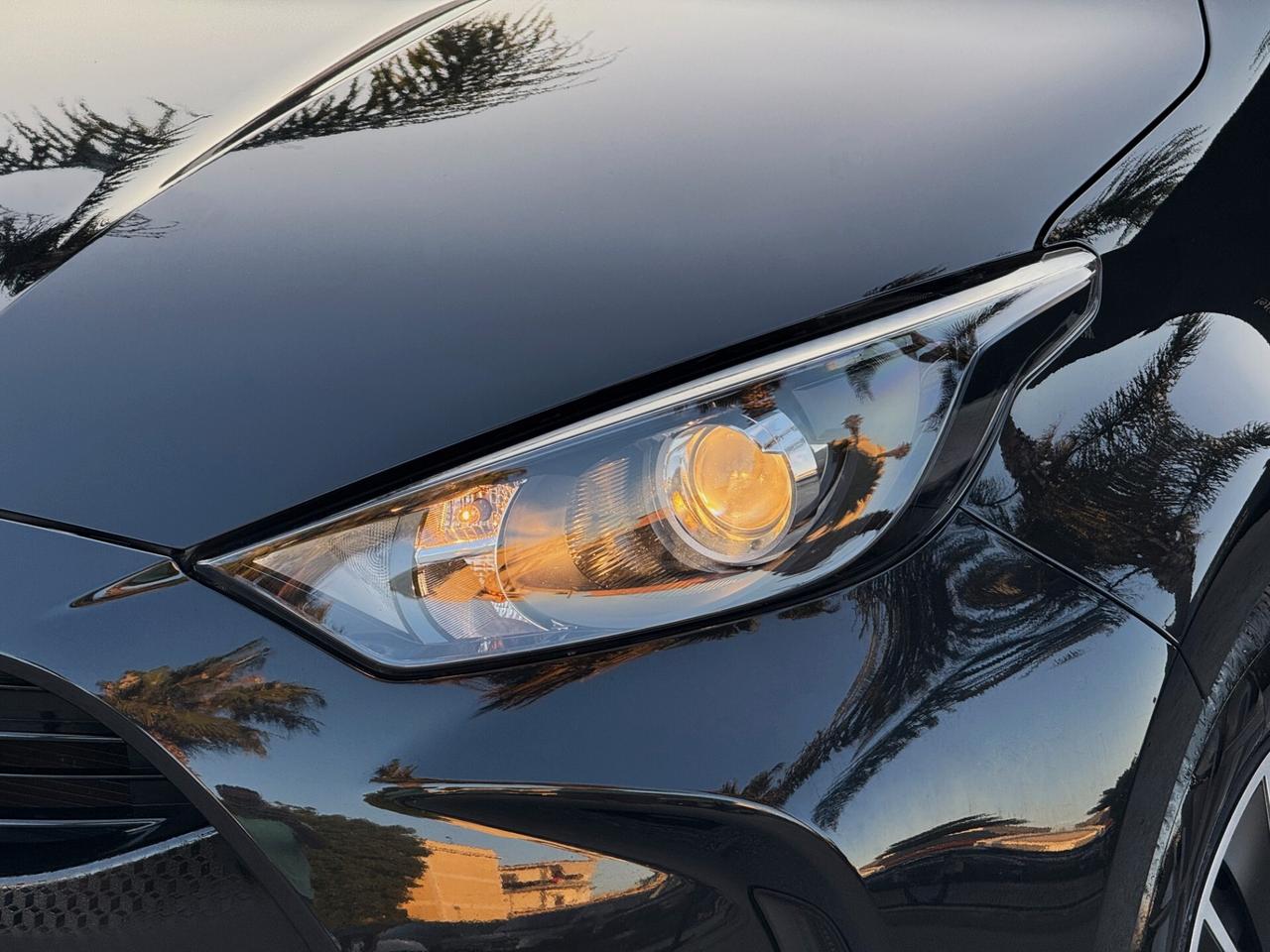 Toyota Yaris 1.5 Hybrid 92CV Business LED CAM