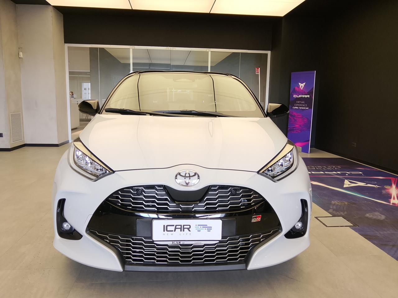 TOYOTA Yaris IV - Yaris 1.5h 130 GR Sport