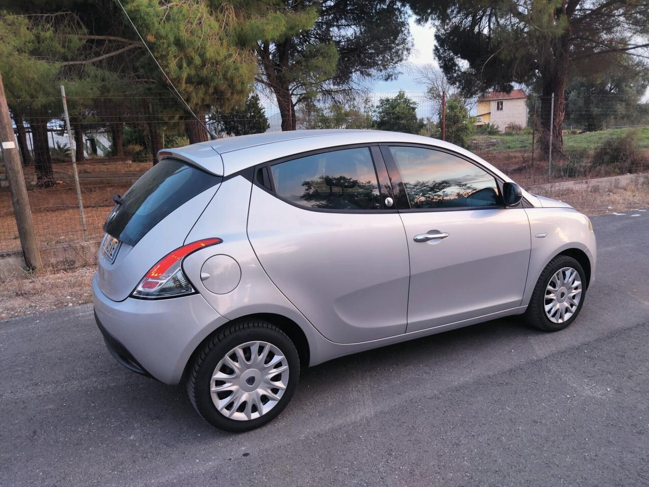 Lancia Ypsilon 1.2 69 CV 5 porte GPL Ecochic 2014