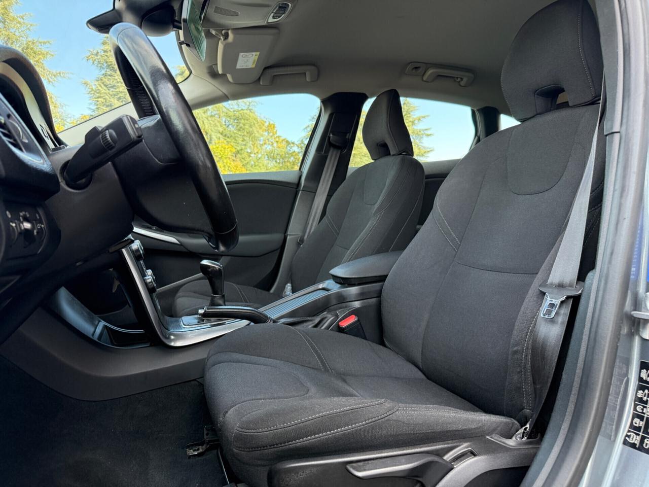 Volvo V40 - 2.0D. |UNIPRO|NAVI