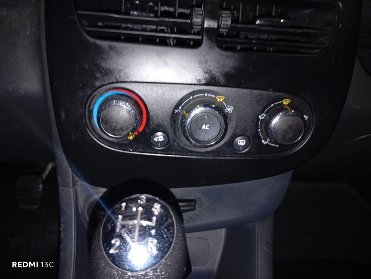 RENAULT CLIO del 2015 1500 DIESEL