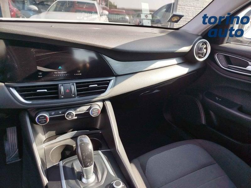 Alfa Romeo Giulia 2.2 Turbo AT8 150CV Business