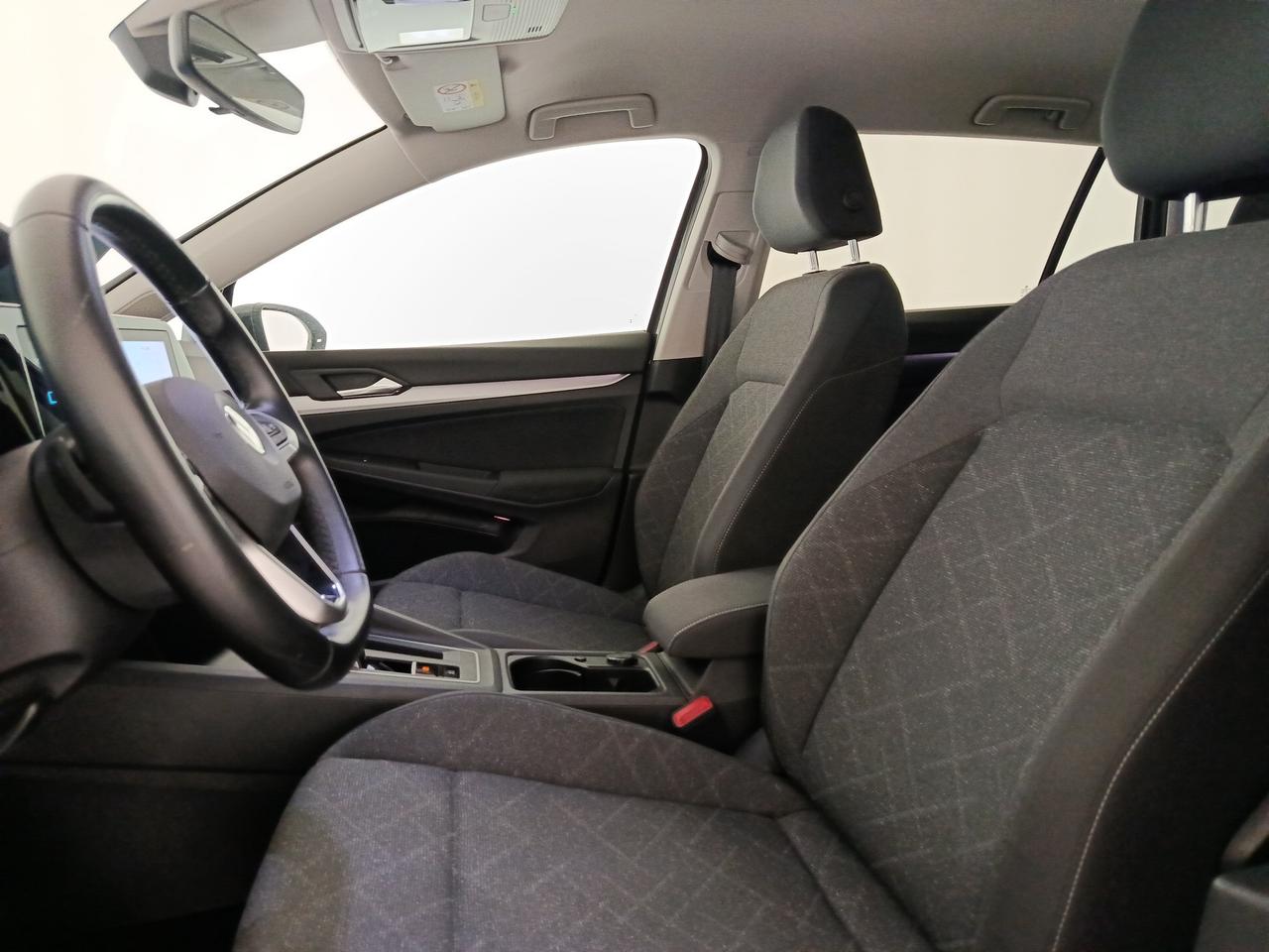 VOLKSWAGEN Golf 8ª serie - Golf Variant 1.0 eTSI EVO DSG Life