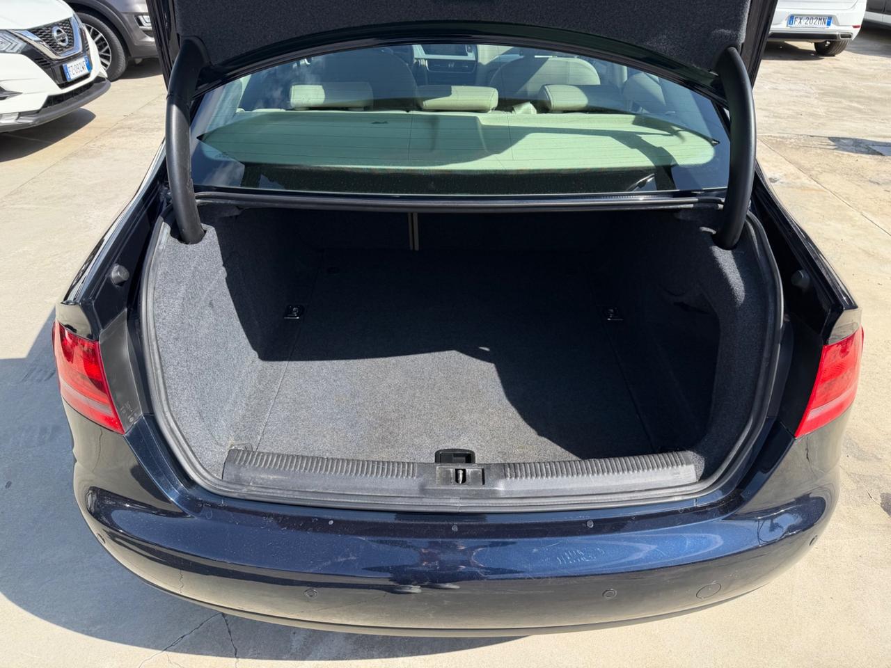 Audi A4 2.0 TDI 143CV ADVANCED/NAVY/LED/UNIPROP.