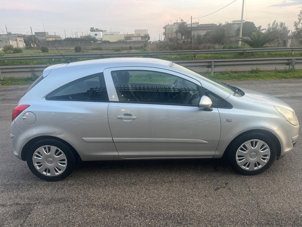Opel Corsa 1.2 3 porte Club 2007