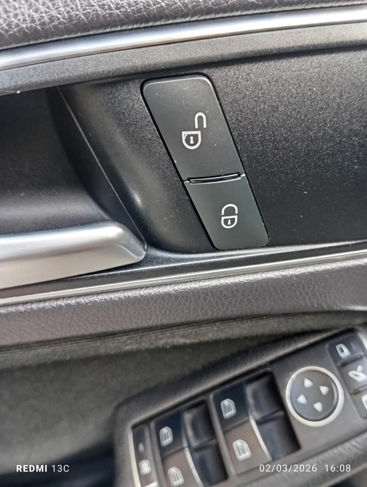 Mercedes-benz GLA 180 d Premium