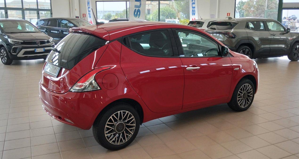 Lancia Ypsilon 1.0 firefly hybrid Gold s&s 70cv 5p.ti