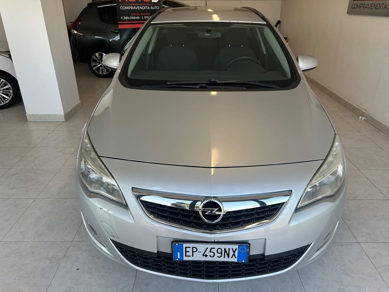 Opel Astra 1.7 CDTI 81KW 2012