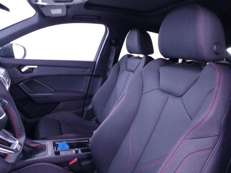 Audi Q3 Sportback 40 2.0 tdi Identity Black quattro 193cv s-tronic