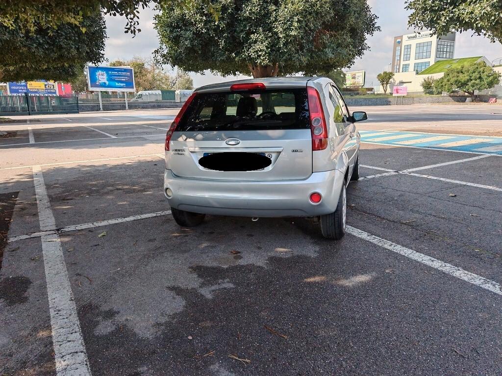 Ford Fiesta 1.4 diesel con 99.000 km