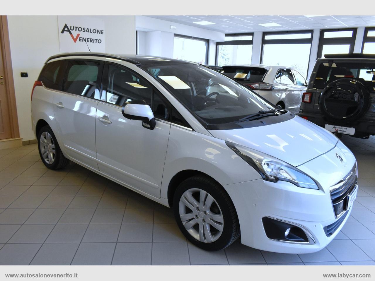 PEUGEOT 5008 BlueHDi 120 S&S Allure