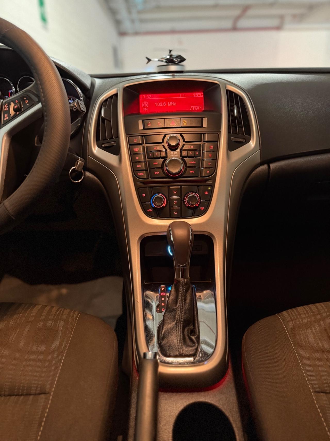 Opel Astra 1.6 115CV 5 porte Cosmo automatico