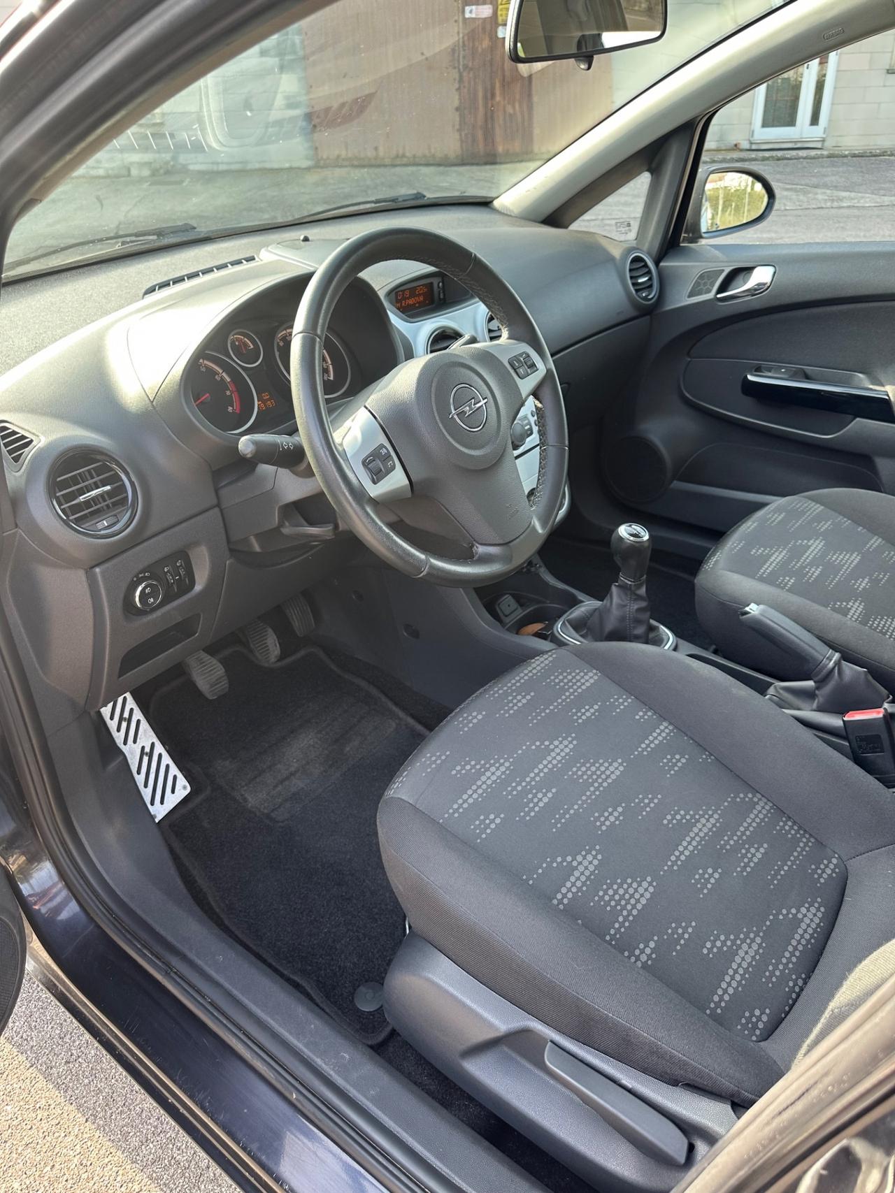 Opel Corsa 1.2 5 porte Cosmo 119.000km euro