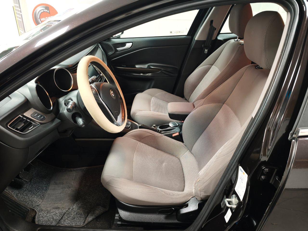 Alfa Romeo Giulietta 1.6 jtdm Distinctive 120cv LEGGI