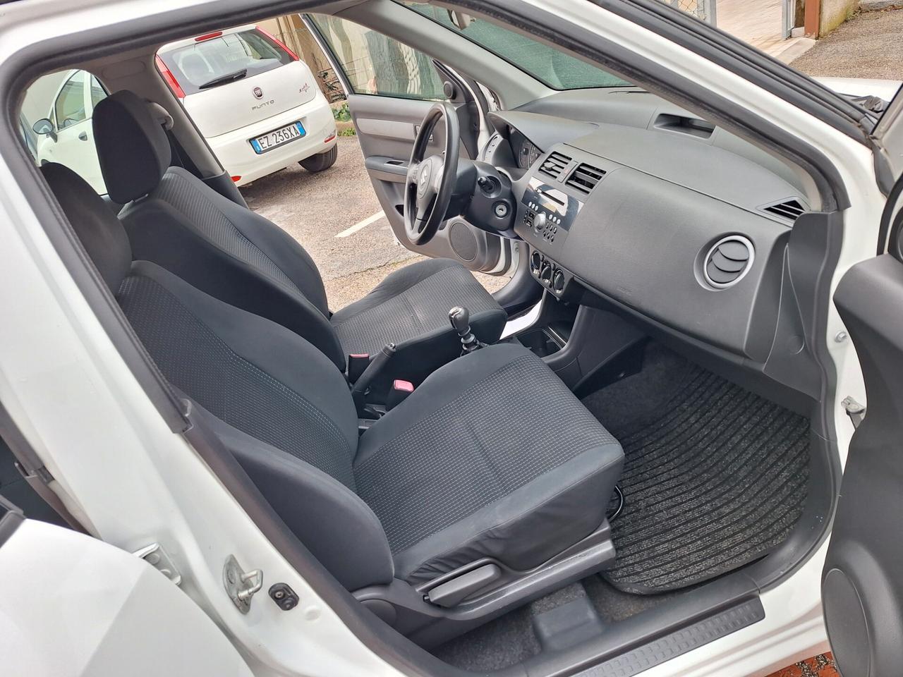 Suzuki Swift 1.3 DDiS 69CV 5PORTE GLX NEOPATENTATI BASSI CONSUMI OTTIMA