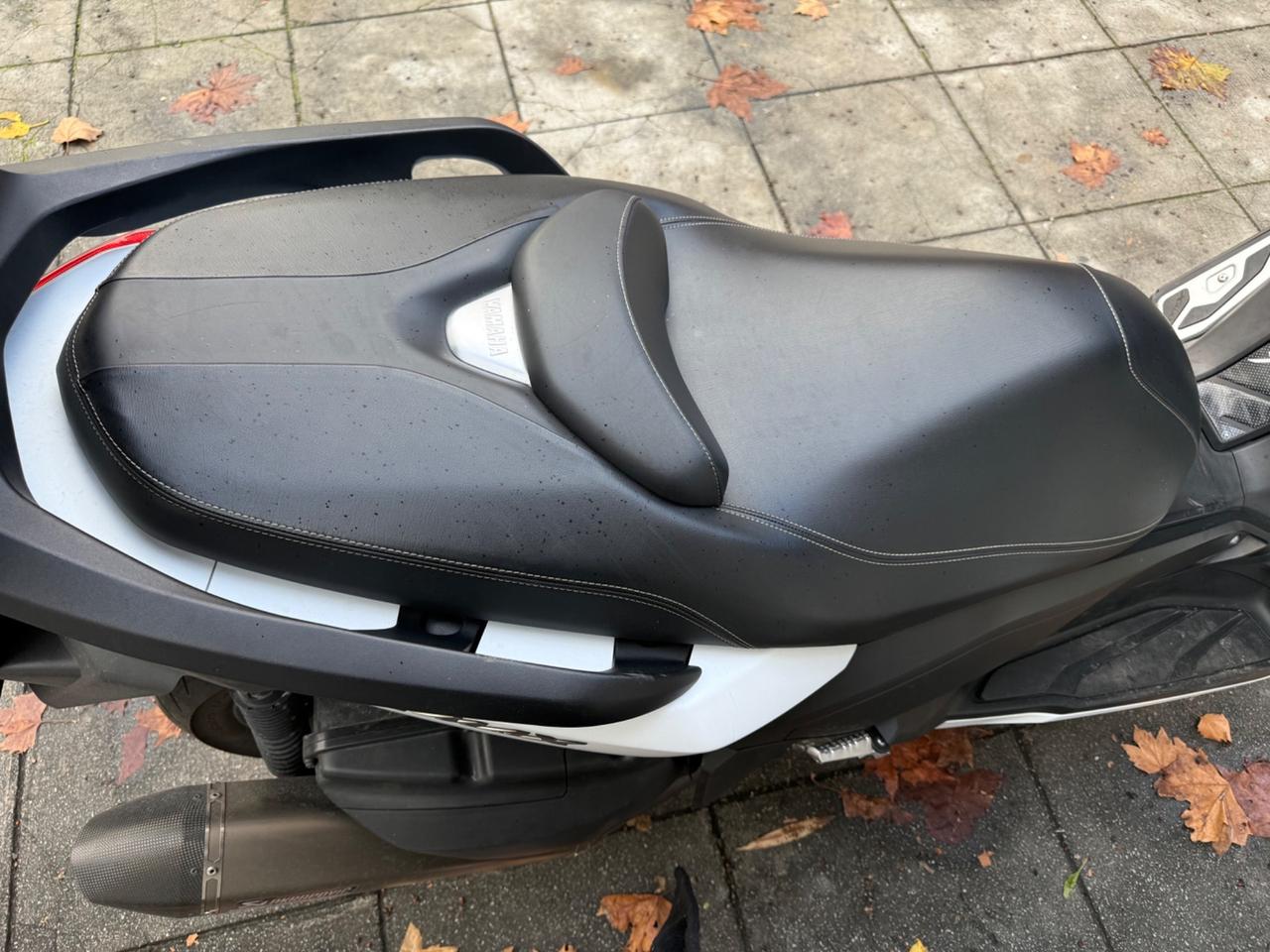 Yamaha X-Max 400 full