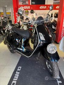 Piaggio Vespa 300 GTV Edizione Limitata -> Via Montenapoleone