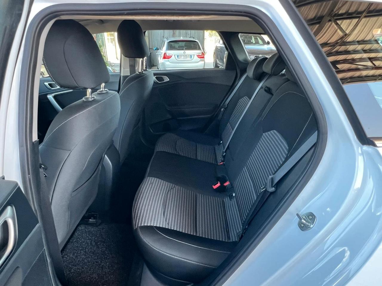 Kia Ceed Sportswagon 1.6 CRDi 136 CV MHEV iMT SW Business Class