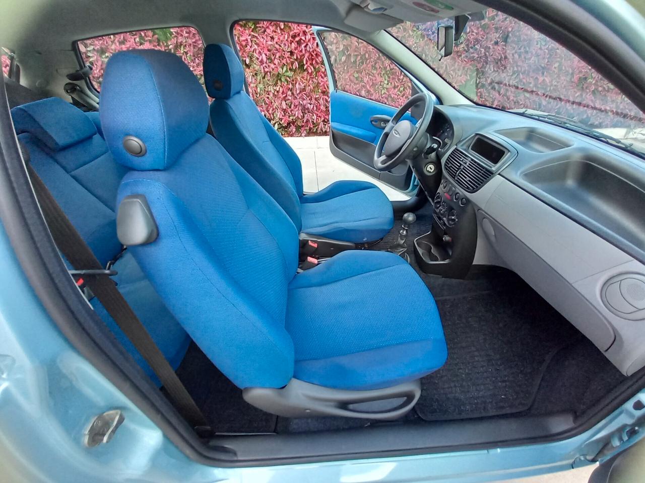 Fiat Punto 1.2i cat Feel SOLO 30000 KM !!!!!