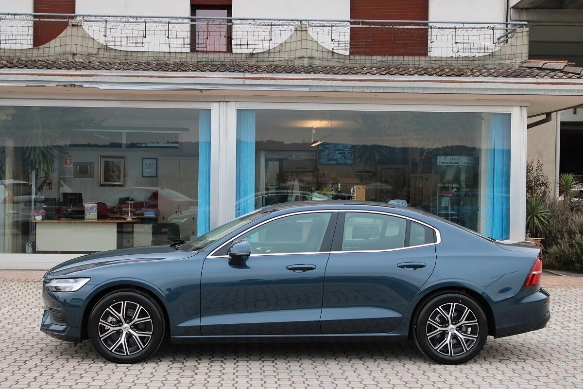 Volvo S60 2000 B3 163CV Mild-Hybrid Core Automatico Km. 0