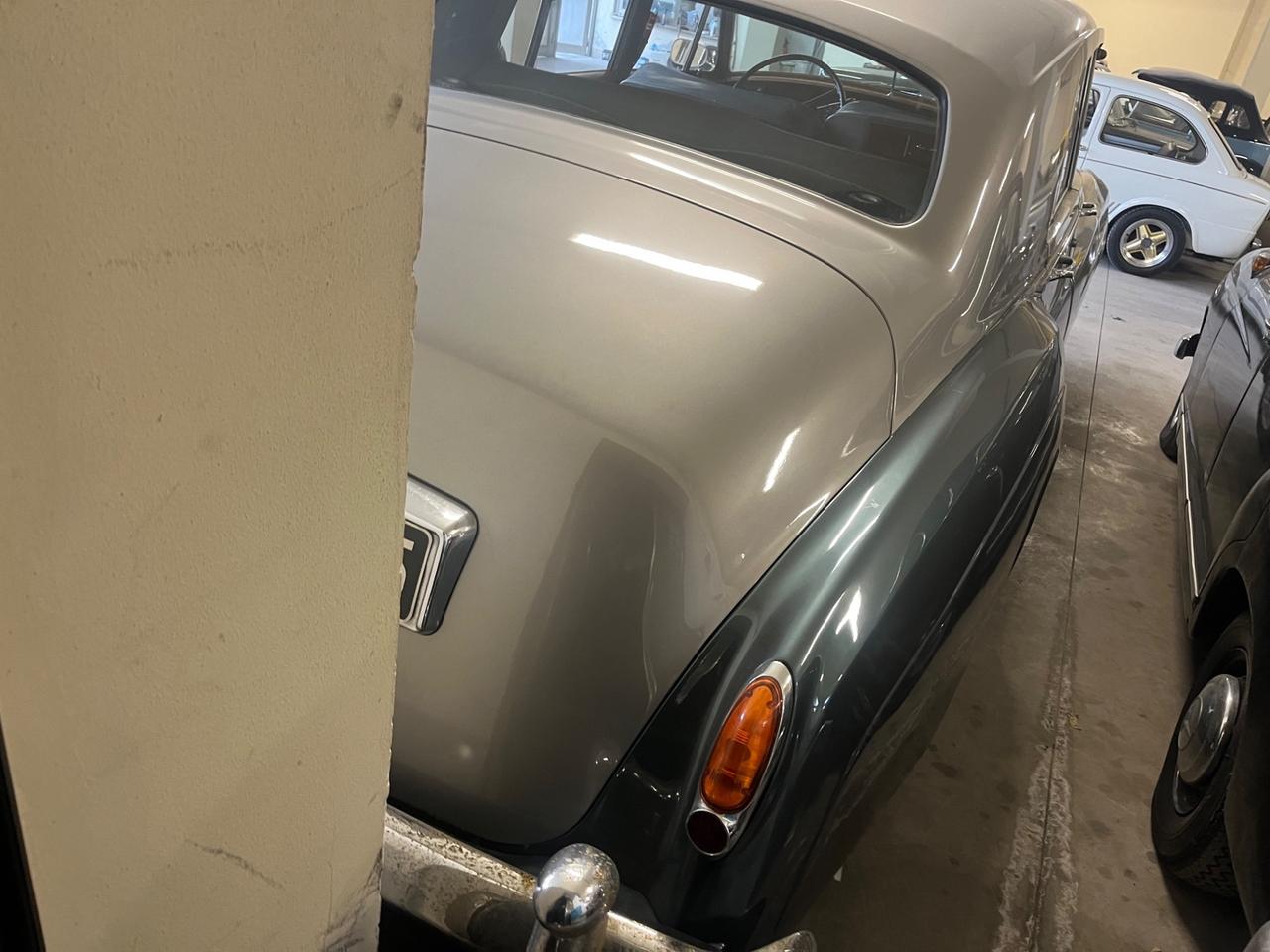 Bentley S1 Guida a SX