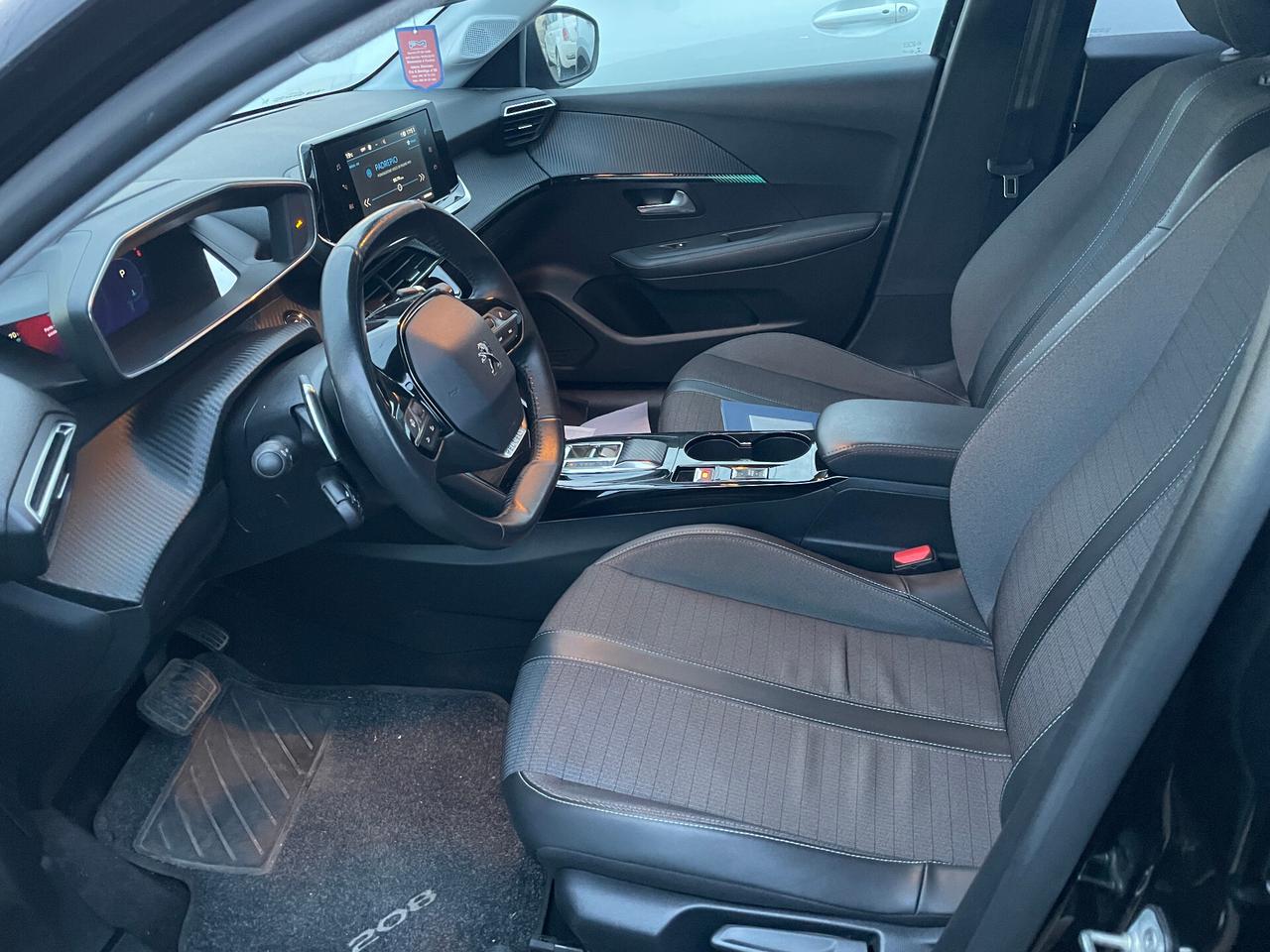 Peugeot 208 1.2 PureTech 100cv EAT8 5 porte Allure Pack