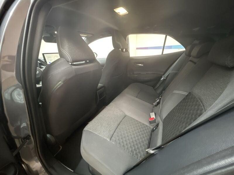 Toyota C-HR 1.8h Active E-CVT