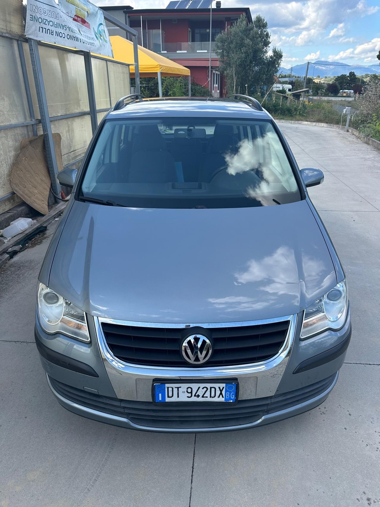 Volkswagen Touran 2.0 metano
