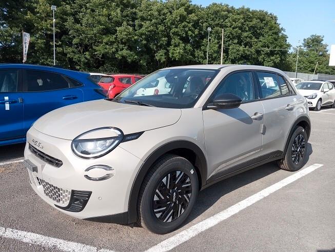 Fiat 600 Hybrid 110 CV DCT MHEV Business