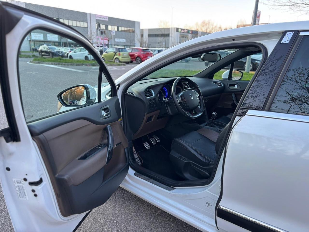 Ds DS4 4 2.0 HDi 160 Pure Pearl