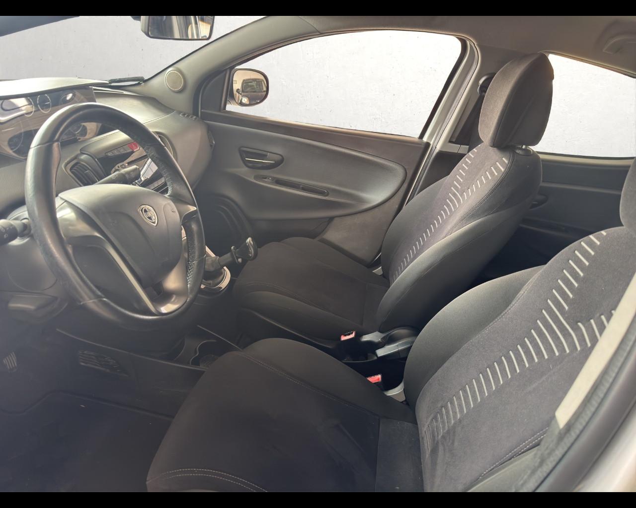 LANCIA Ypsilon 3ª serie - Ypsilon 1.2 69 CV 5 porte S&S Silver