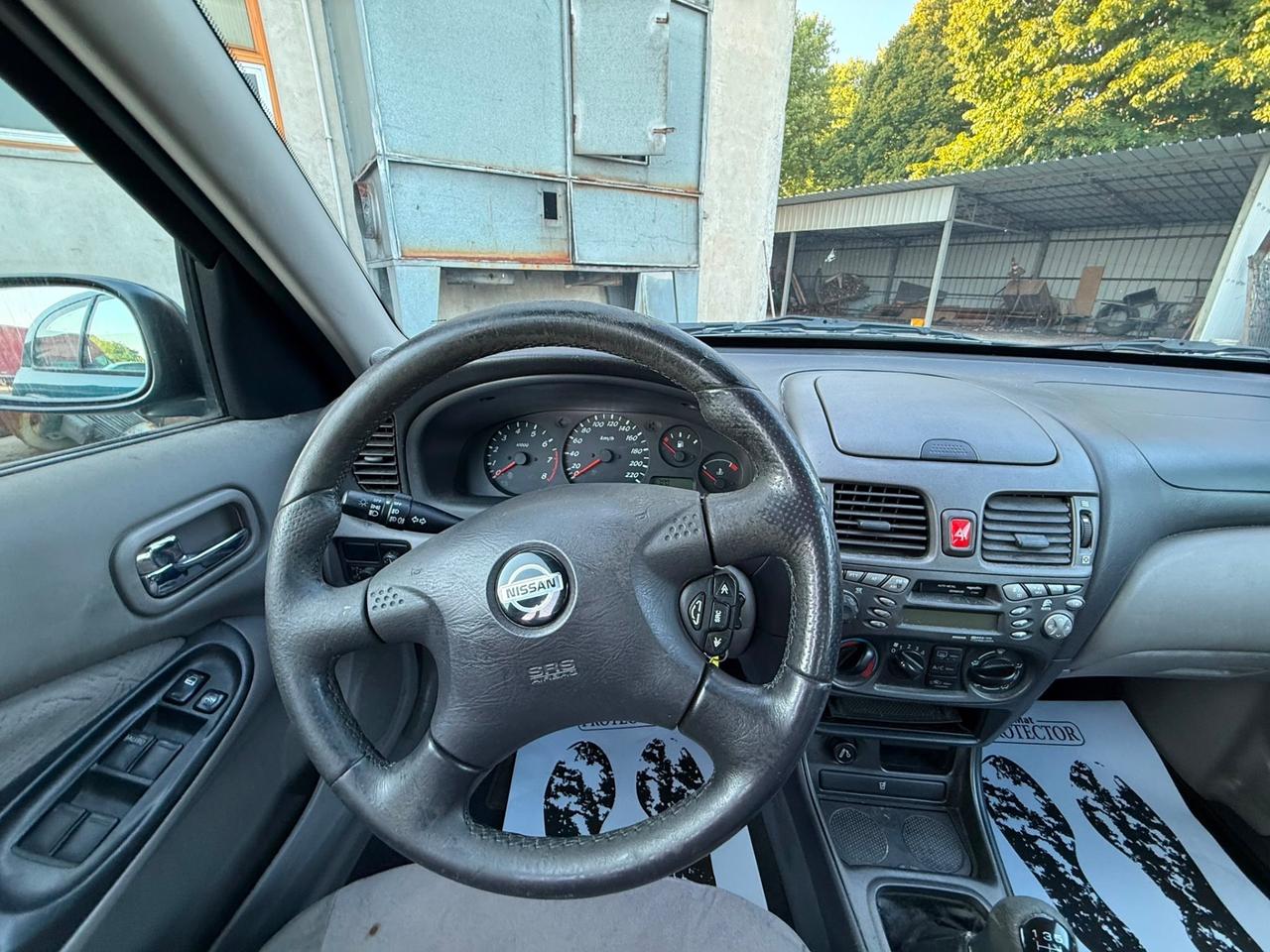 Nissan Almera Tino 1.5 benzina 2002 190.000km